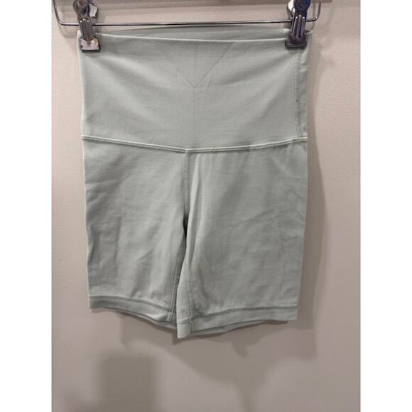 Aritzia golden Butter Cheeky Hi-rise Short - Picture 1 of 2